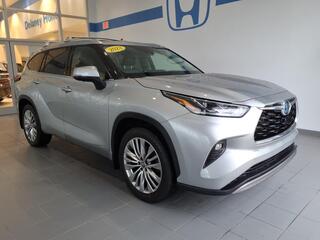 2023 Toyota Highlander Hybrid for sale in Paola KS