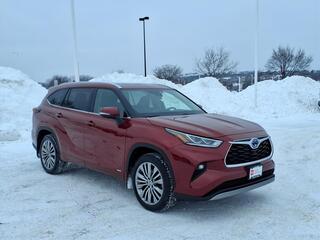 2024 Toyota Highlander Hybrid for sale in Burnsville MN