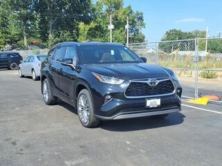 2025 Toyota Highlander Hybrid