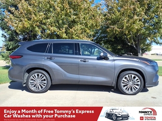 2022 Toyota Highlander for sale in Grimes IA