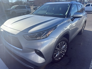 2020 Toyota Highlander for sale in Clinton TN