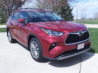 2022 Toyota Highlander for sale in Grimes IA