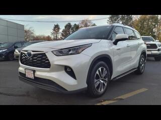 2020 Toyota Highlander Hybrid for sale in Lexington MA