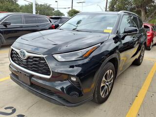 2022 Toyota Highlander Hybrid for sale in Brady TX