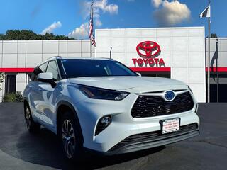 2022 Toyota Highlander Hybrid for sale in Lexington MA