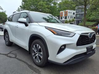 2022 Toyota Highlander Hybrid for sale in Lexington MA
