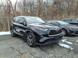 2022 Toyota Highlander Hybrid for sale in Little Falls NJ