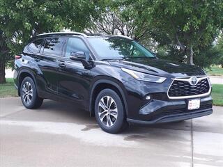 2022 Toyota Highlander Hybrid for sale in Grimes IA