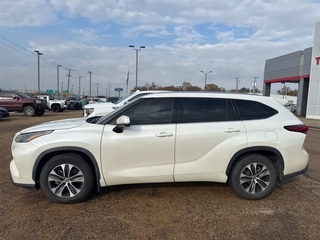 2021 Toyota Highlander for sale in Jackson MS