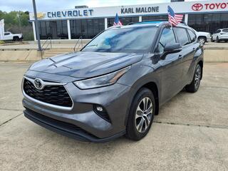 2021 Toyota Highlander for sale in Muskegon MI