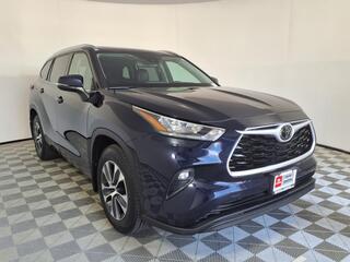 2020 Toyota Highlander for sale in Denton TX