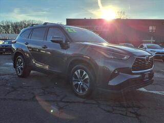 2022 Toyota Highlander for sale in Little Falls NJ