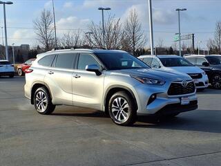 2020 Toyota Highlander for sale in Omaha NE