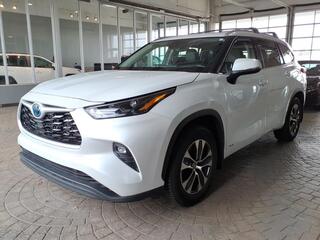 2022 Toyota Highlander Hybrid for sale in Lansing MI