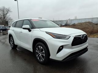 2022 Toyota Highlander Hybrid for sale in Southfield MI