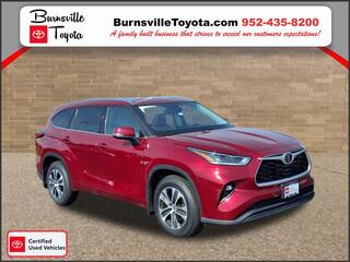 2021 Toyota Highlander for sale in Burnsville MN