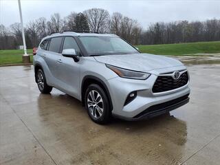 2021 Toyota Highlander for sale in Warren OH