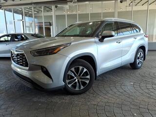 2022 Toyota Highlander for sale in Lansing MI