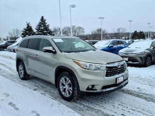 2015 Toyota Highlander for sale in Burnsville MN