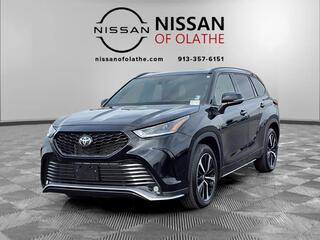 2021 Toyota Highlander for sale in Olathe KS