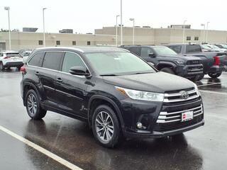2017 Toyota Highlander for sale in Burnsville MN