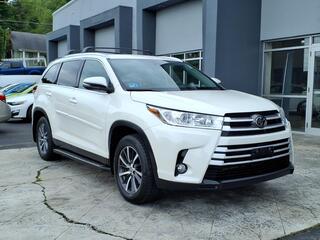 2019 Toyota Highlander for sale in Lyndora PA