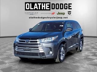 2017 Toyota Highlander for sale in Olathe KS