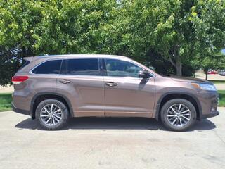 2017 Toyota Highlander for sale in Grimes IA