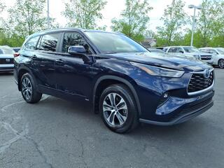 2023 Toyota Highlander Hybrid for sale in Cincinnati OH