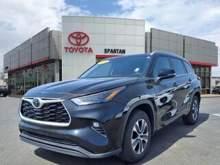 2024 Toyota Highlander for sale in Lansing MI