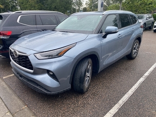 2023 Toyota Highlander for sale in Mount Pleasant SC