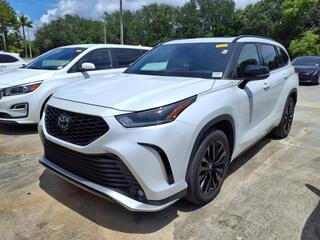 2023 Toyota Highlander for sale in Riviera Beach FL