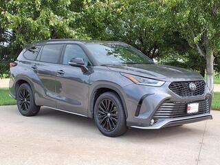 2024 Toyota Highlander for sale in Grimes IA