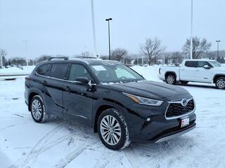 2025 Toyota Highlander for sale in Burnsville MN