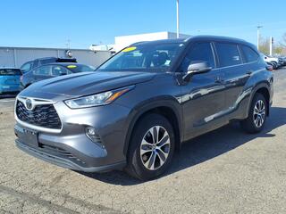 2023 Toyota Highlander for sale in Lansing MI