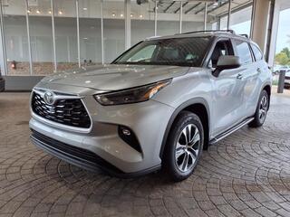 2024 Toyota Highlander for sale in Lansing MI