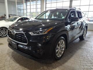 2023 Toyota Highlander for sale in Lansing MI