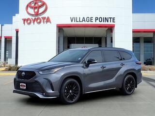 2024 Toyota Highlander for sale in Elkhorn NE