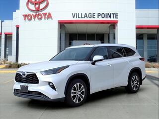 2023 Toyota Highlander for sale in Elkhorn NE