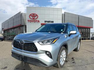 2024 Toyota Highlander for sale in Lansing MI