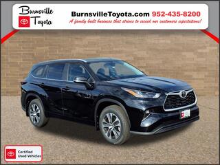 2025 Toyota Highlander for sale in Burnsville MN