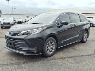 2021 Toyota Sienna for sale in Lansing MI