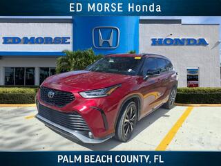 2021 Toyota Highlander for sale in Riviera Beach FL