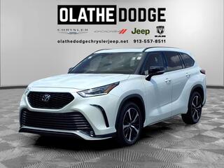 2021 Toyota Highlander for sale in Olathe KS