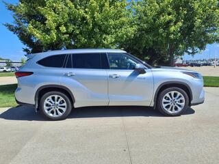 2021 Toyota Highlander Hybrid for sale in Grimes IA