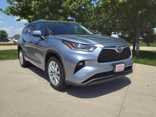 2021 Toyota Highlander Hybrid for sale in Grimes IA