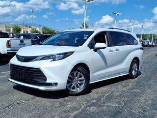 2024 Toyota Sienna for sale in Avon OH