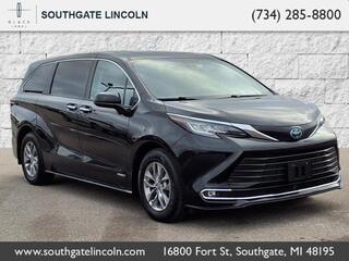 2021 Toyota Sienna for sale in Southgate MI