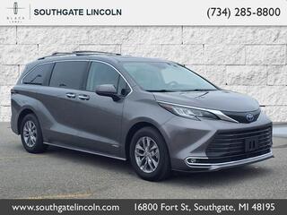2021 Toyota Sienna for sale in Southgate MI