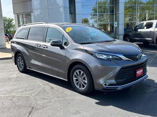 2023 Toyota Sienna for sale in Janesville WI